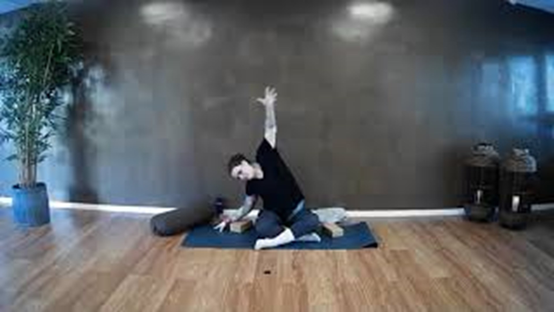 5.2.2021 - Bindevævs Yoga, fokus på ryg - 60 min. med Maria Ejegod